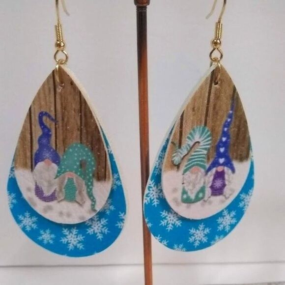 Gnome Snowflake Teardrop Earrings - Picture 2 of 4